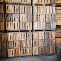 Vol pallet met kisten 50x40x30